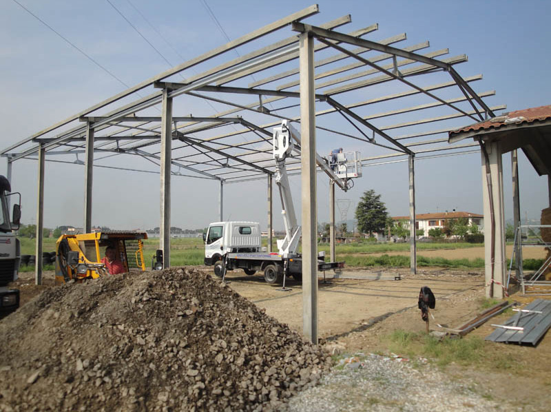 struttura in ferro zincato per un maneggio coperto